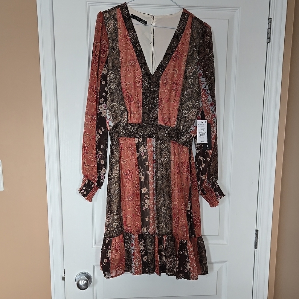 Black Tape_ Paisley Long Sleeve Dress - Picture 2 of 8